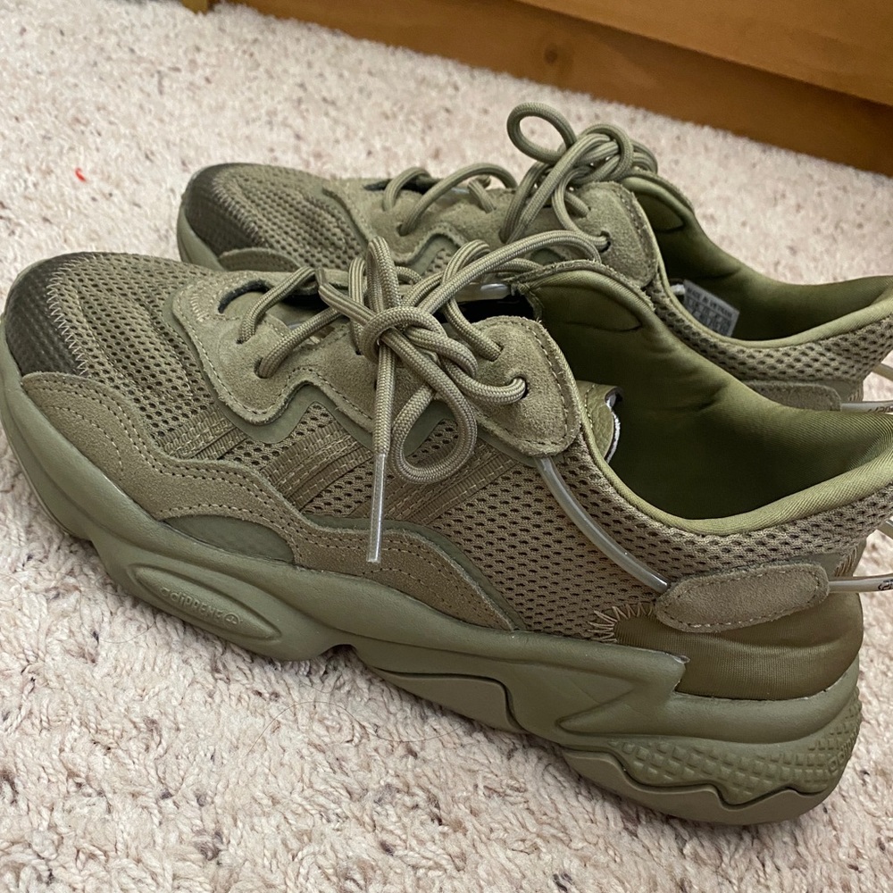 ADIDAS OZWEEGO